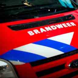 Dachbodenbrand wird schnell zu mittlerem Brand und verursacht Schaeden am