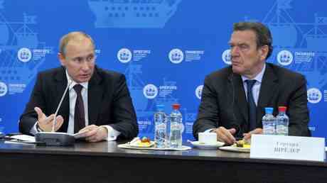 Der trotzige Schroeder wird weiter mit Putin sprechen — World