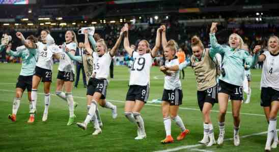 Deutscher Kapitaen Popp England wird im EM Finale von Wiegman unter