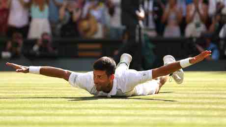 Djokovic stuerzt trotz Wimbledon Triumph in der Weltrangliste — Sport