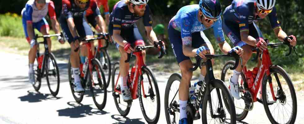 Fluechtling Pedersen gewinnt Huegeletappe bei der Tour und verzeichnet ersten