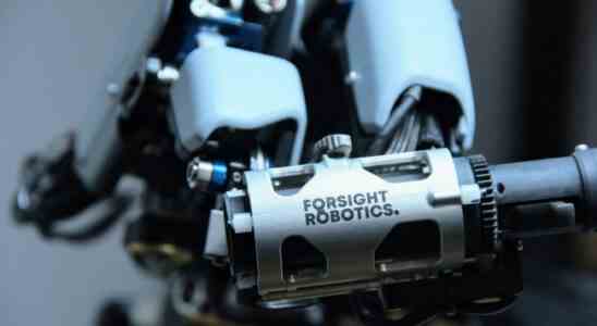 ForSight will mit seinem Operationsroboter Tech dem grauen Star ein