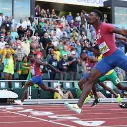 Kerley sprintet auf 100 Meter zu Weltcup Gold volles amerikanisches Podium