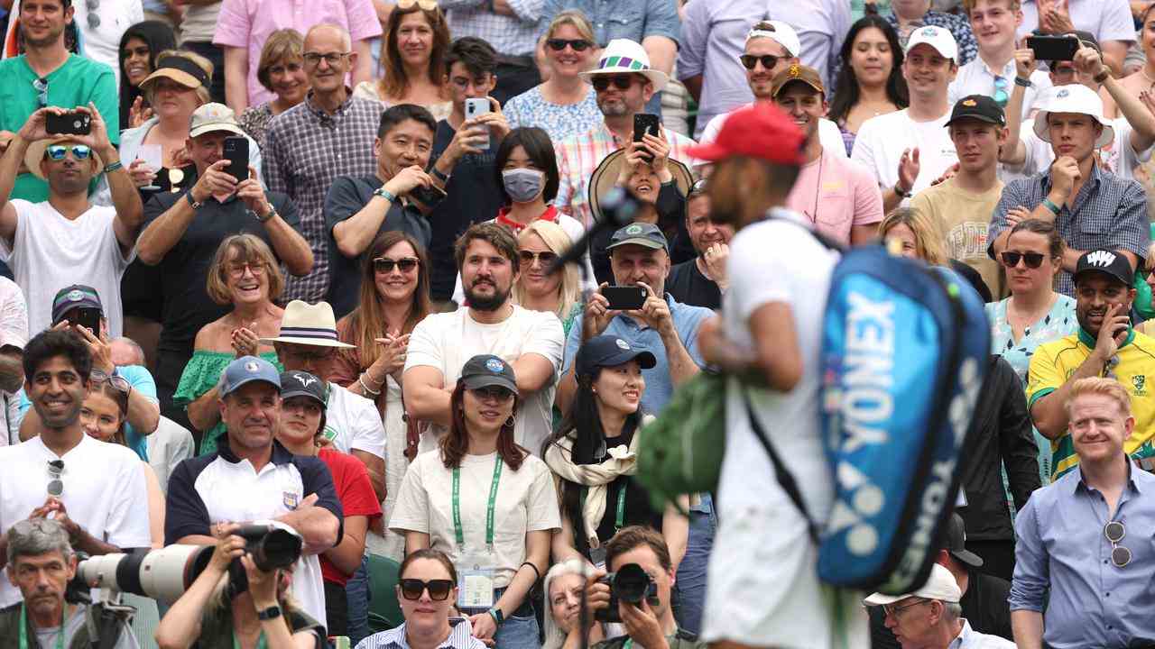 Nick Kyrgios macht oft durch sein Verhalten auf sich aufmerksam.