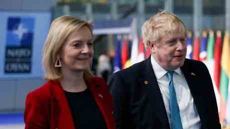 Liz Truss ueberspringt das G20 Treffen und kehrt nach Grossbritannien zurueck