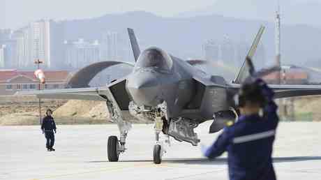 USA und Suedkorea bei erster gemeinsamer Stealth Fighter Uebung — World