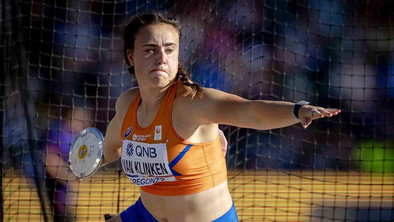 Jorinde van Klinken in Aktion beim qualifizierenden Diskuswurf.