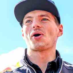 Verstappen lacht ueber Hamiltons Hohn „Gut zu sehen dass er