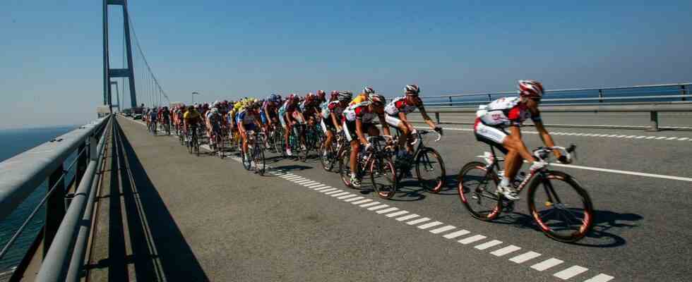 Wird die 18 Kilometer Bruecke bei der Tour fuer Chaos sorgen Hier