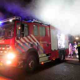 Zwei grosse Braende in einer Nacht Heuhaufen gehen in Flammen