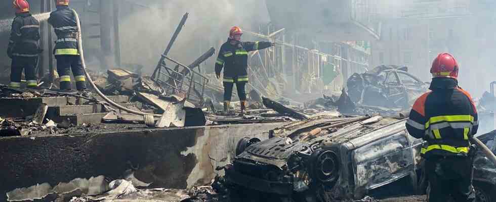 Zwoelf Tote bei russischem Raketenangriff auf die zentralukrainische Stadt Winnyzja