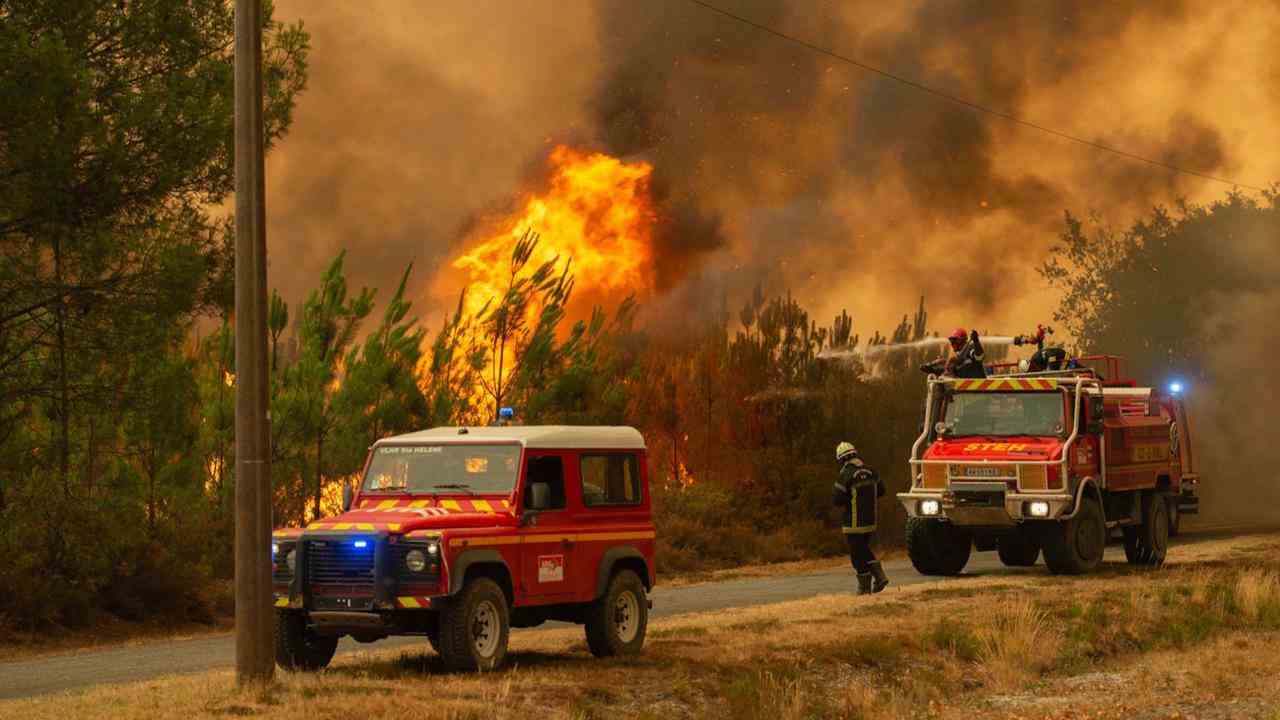 Die französische Feuerwehr bekommt ab Donnerstag Hilfe von deutschen Kollegen.