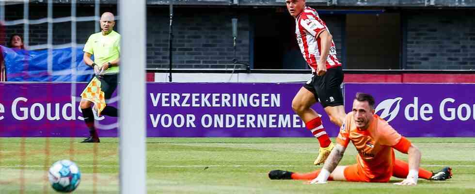 AZ ueberwindet Rekordtor bei Het Kasteel FC Twente hat auch