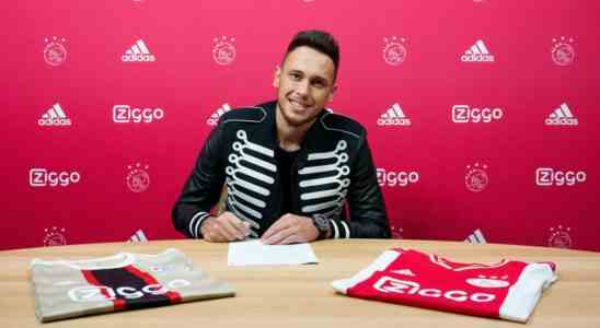 Ajax mietet Angreifer Ocampos nach Transferseife in letzter Minute von