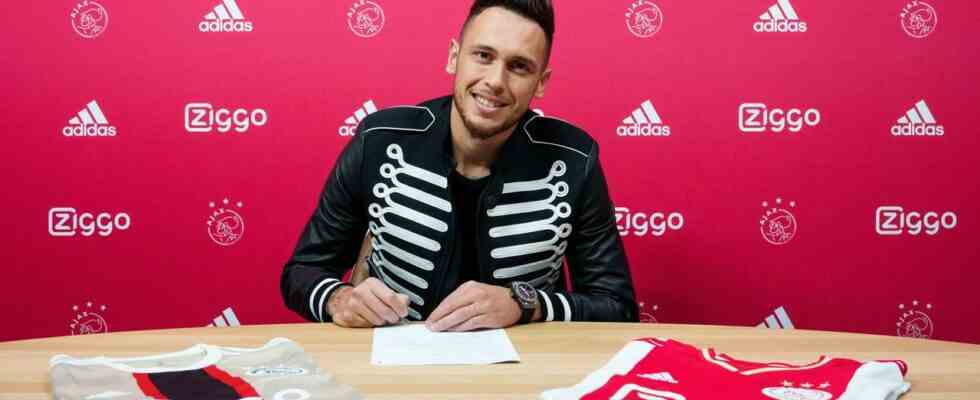 Ajax mietet Angreifer Ocampos nach Transferseife in letzter Minute von