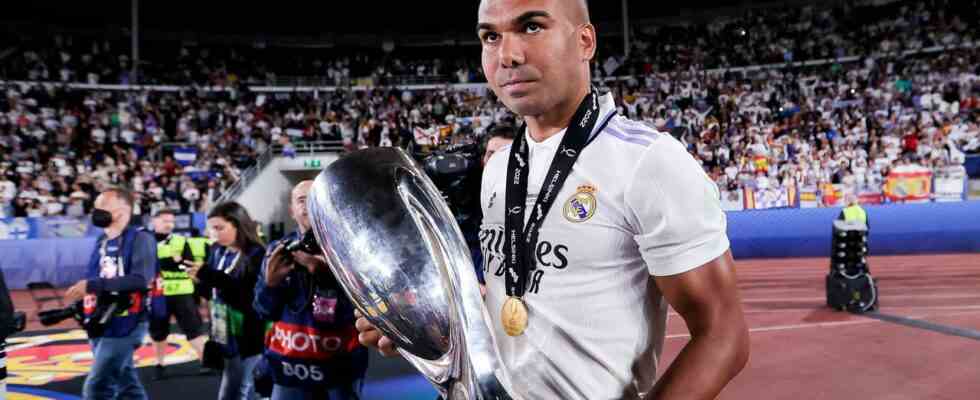 Ancelotti gewaehrt Casemiro Transfer zu Manchester United Wir sind ihm