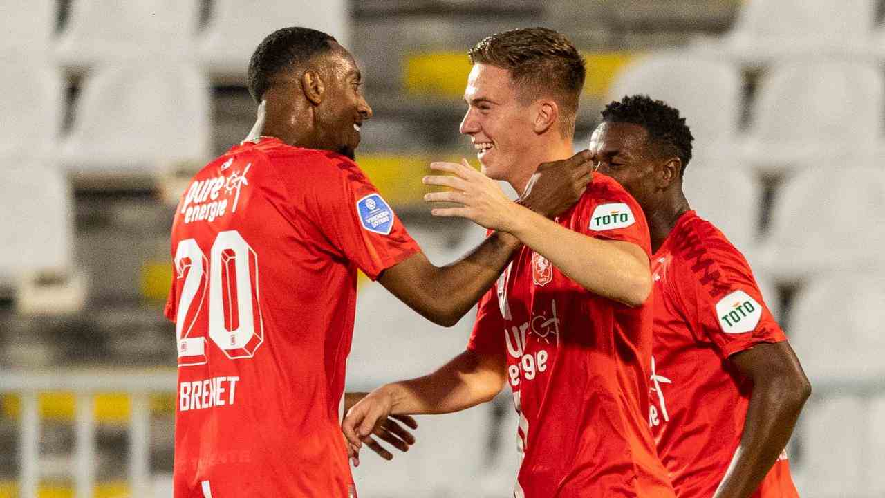 Daan Rots erzielte das erste europäische Tor des FC Twente seit acht Jahren.