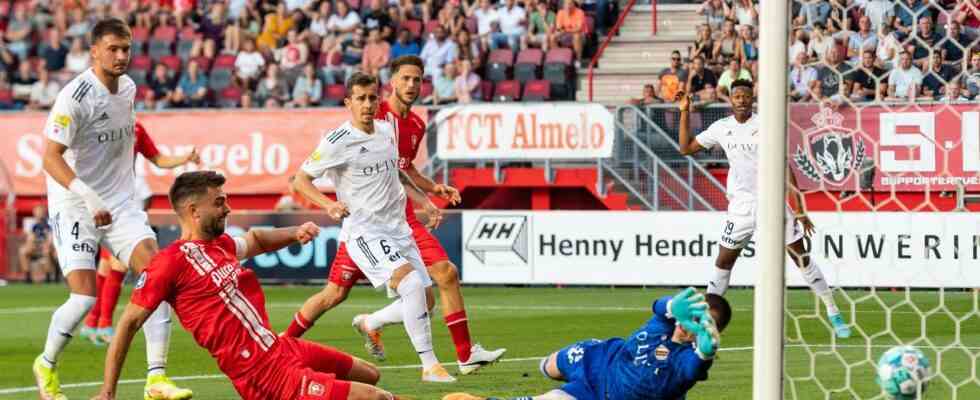 Der FC Twente schlaegt erneut Cukaricki und trifft auf Fiorentina