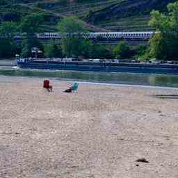 Der Wasserstand des Rheins in Deutschland ist durch Regenfaelle stark