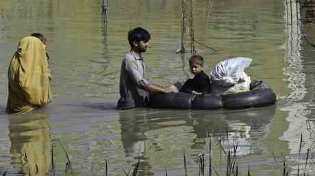 Dritte von Pakistan unter Wasser – offiziell – World