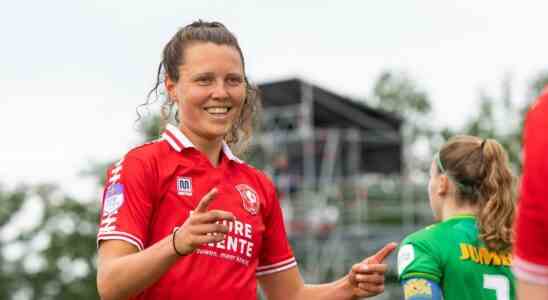 Jurrien Timber zum Eredivisie Spieler des Jahres gewaehlt Kalma gewinnt bei