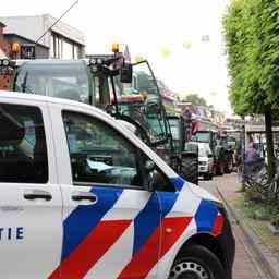 Notstandsanordnung in Almelo nach einer unruhigen Demonstration im Rathaus