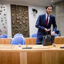 Parlamentsdebatte ueber Stickstoffentscheidungen beginnt ohne Kaag Hoekstra selbst anwesend