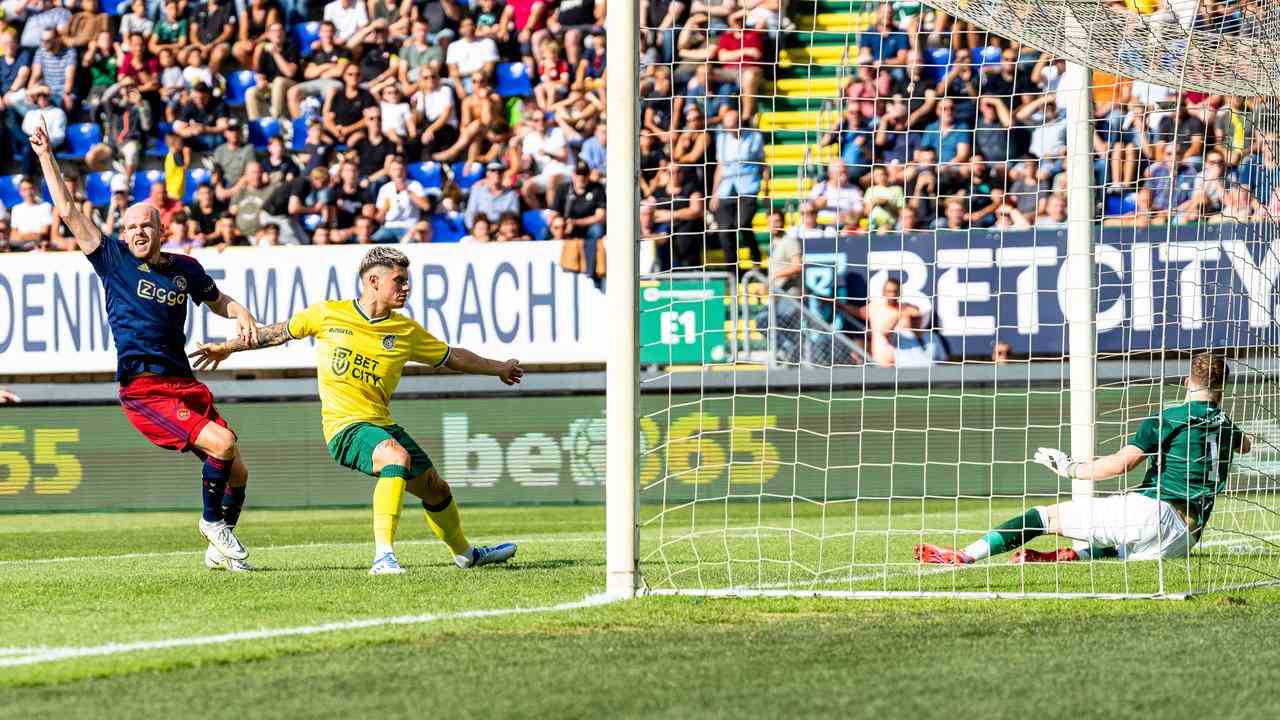 Nach der Pause sorgte Ajax bei Fortuna Sittard für Ordnung.