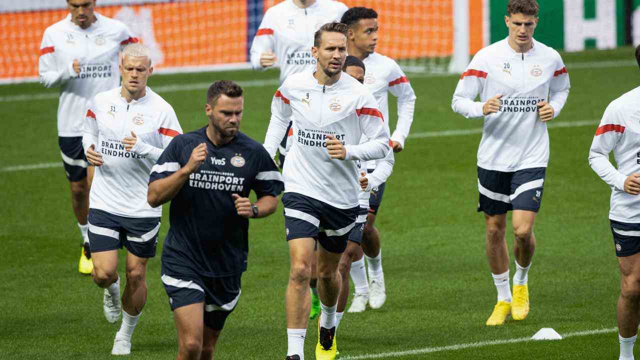 Bereits am Montag stand die PSV-Auswahl in Glasgow auf dem Feld.