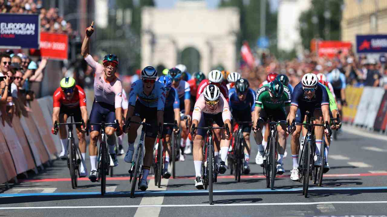 Elia Viviani sprintete im Straßenrennen auf den siebten Platz.