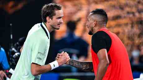 „Maschine Medwedew bereitet sich auf einen harten Kyrgios Test vor —