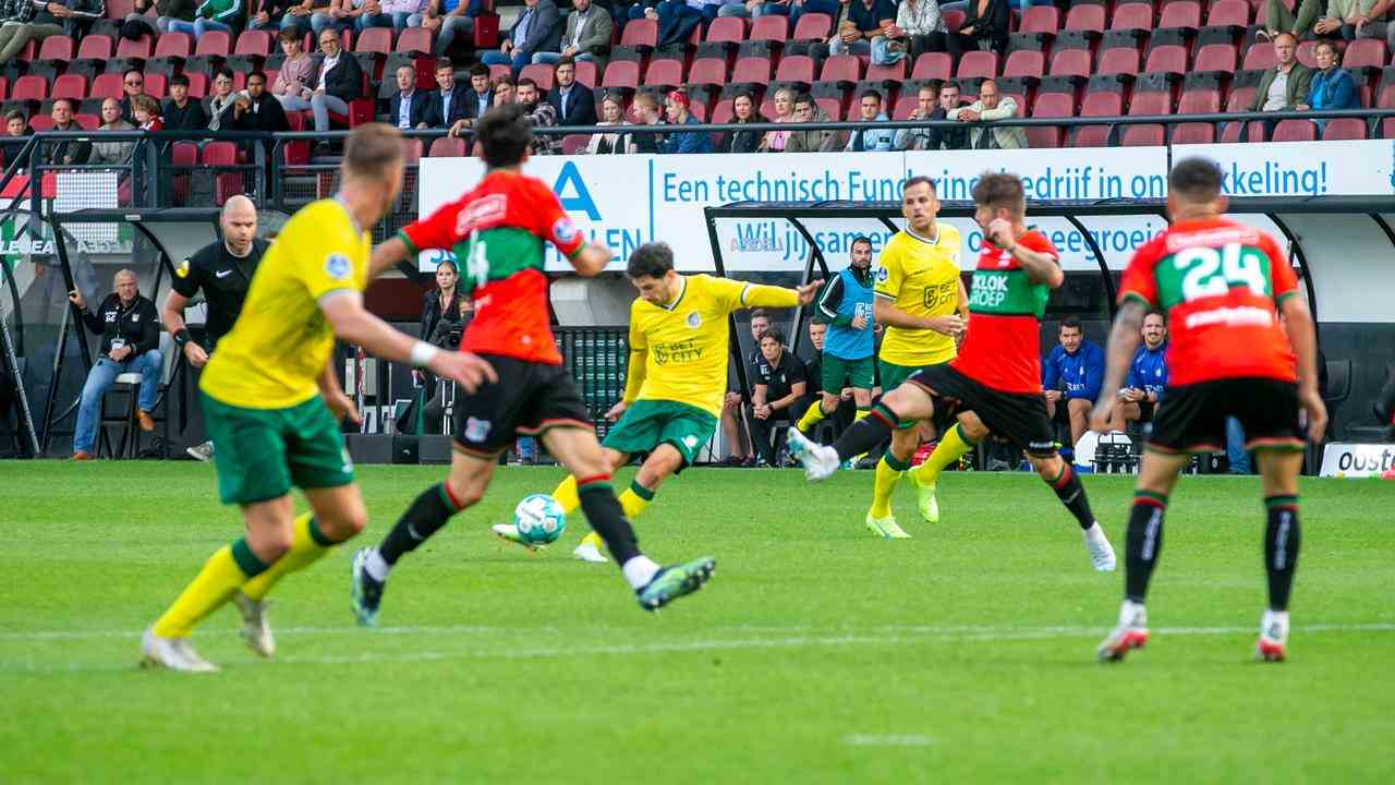 Oguzhan Özyakup macht mit einem schönen Schuss das 0:1.