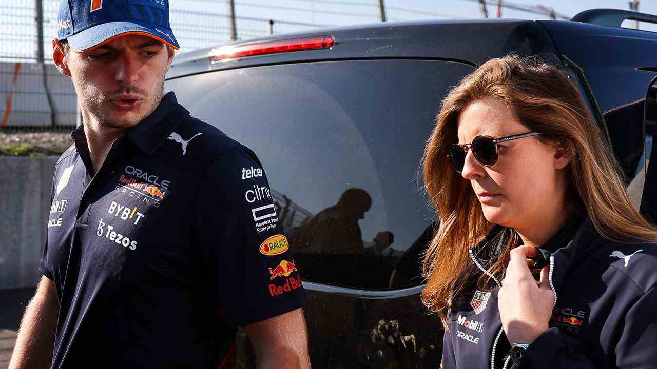 Max Verstappen kommt am Samstagmorgen auf dem Circuit Zandvoort an.