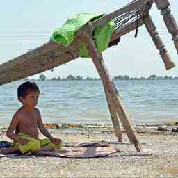 Mehr als drei Millionen pakistanische Kinder brauchen Hilfe nach Ueberschwemmungen