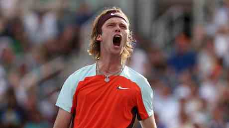 Rublev ueberholt Shapovalov im Nagelbeisser der US Open VIDEO —