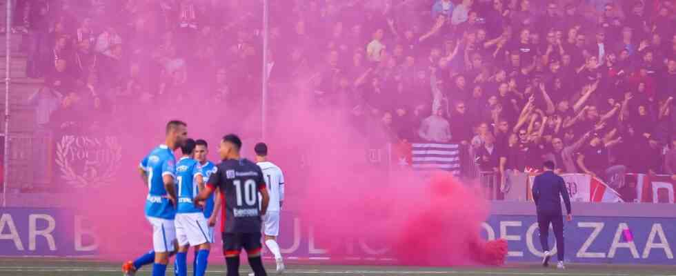 Steward nach Fangewalt beim Derby FC Den Bosch gegen TOP