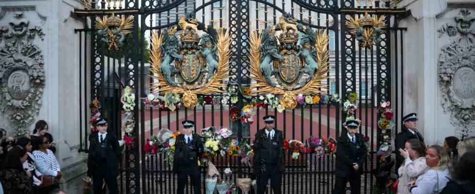 Welt schweigt zum Tod von Queen Elizabeth JETZT