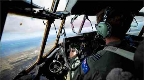 Australien untersucht Berichte ueber Ex Piloten die chinesisches Militaer ausbilden —