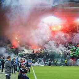 Festnahmen und Verletzte in Oesterreich nach Feyenoord Spiel JETZT