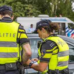 Grosskontrolle bei Kardinal van Rossemplein Kamera warnt Motorradfahrer JETZT