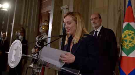 Italiens erste offiziell ernannte Premierministerin — World