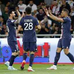 Mbappe und Messi glaenzen mit PSG Sieg Juventus gewinnt erneut