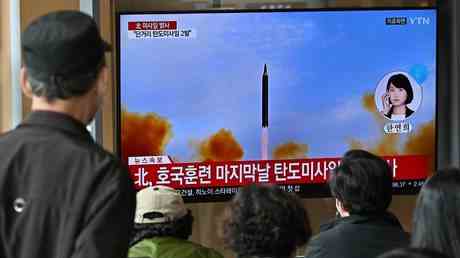 Nordkorea feuert zwei ballistische Raketen ab — World