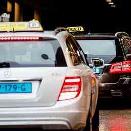 Rotterdamer duerfen auf Kosten der Gemeinde ein Taxi rufen wenn