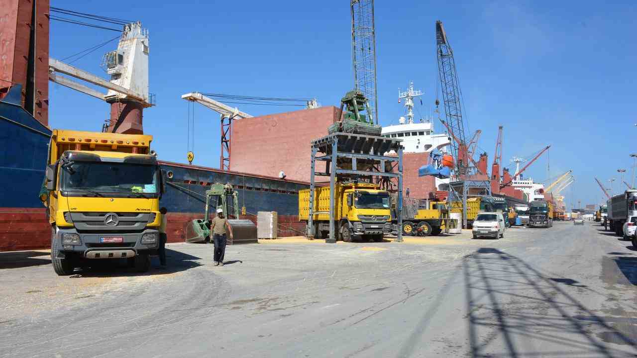 Ende September wurde in Tripolis (Libanon) ein Schiff voller Getreide aus der Ukraine entladen.