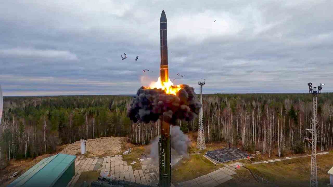 Während des Trainings feuerte die russische Armee Raketen von der Halbinsel Kamtschatka ab.