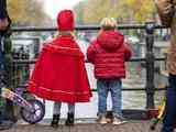 De stoomboot van Sinterklaas komt dit jaar aan in Hellevoetsluis