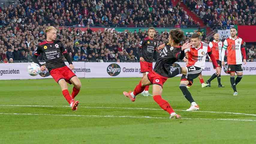 1668368474 69 Feyenoord schlaegt Excelsior und ist zum ersten Mal seit sechs