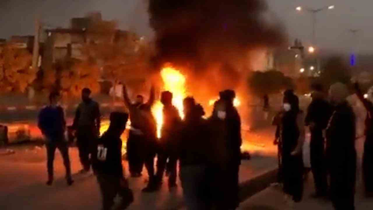 Beeld uit video: Opnieuw demonstraties tegen streng religieus regime in Iran