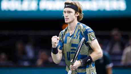 Das russische Ass Rublev sichert sich einen Platz im 15 Millionen Dollar Finale